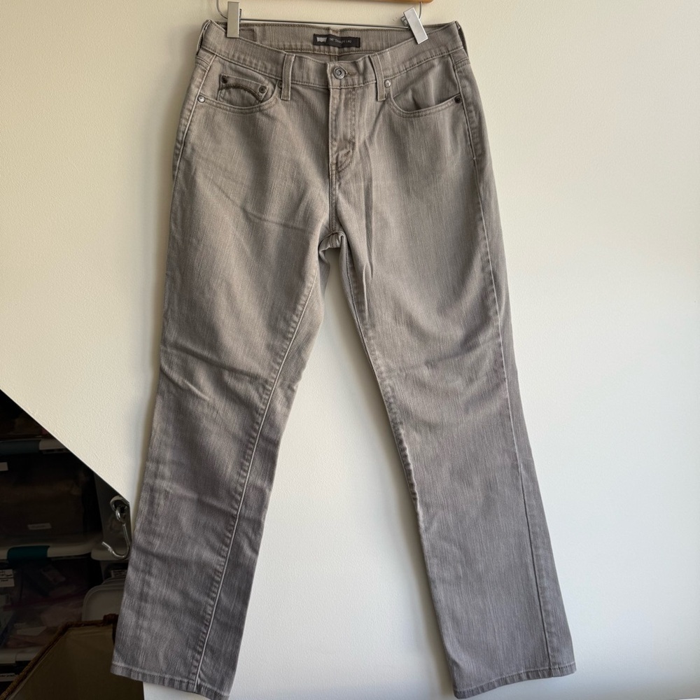 Levi's Straight Leg Vintage Jeans with Classic Fit Size 8